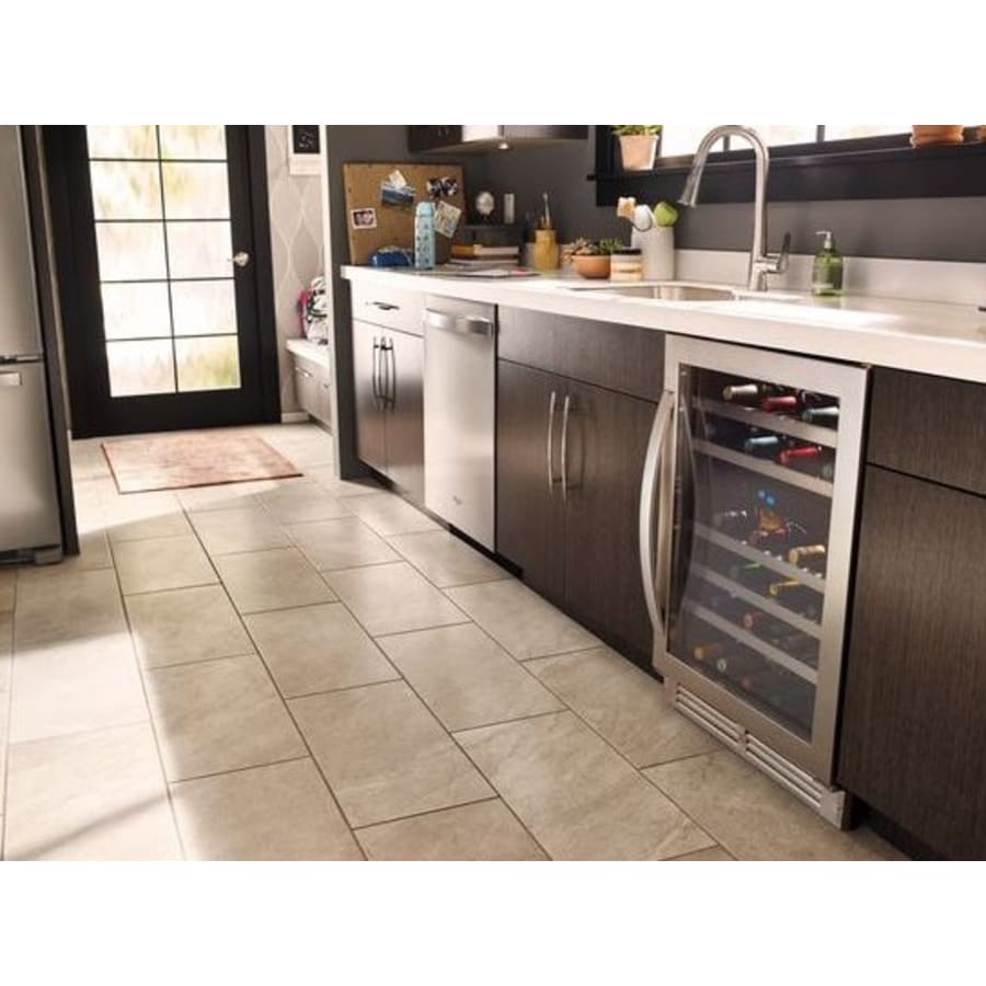 whirlpool-wuw55x24h-lifestyle-view-348 whirlpool-wuw55x24h-lifestyle-view-348