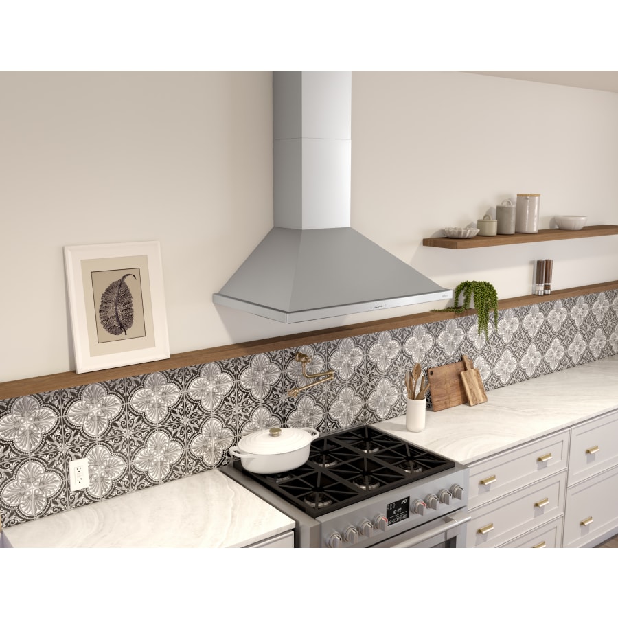 se36 Zephyr ZSI-E36BS-ES Siena 400 CFM 36 Inch Wide Wall Mounted Range