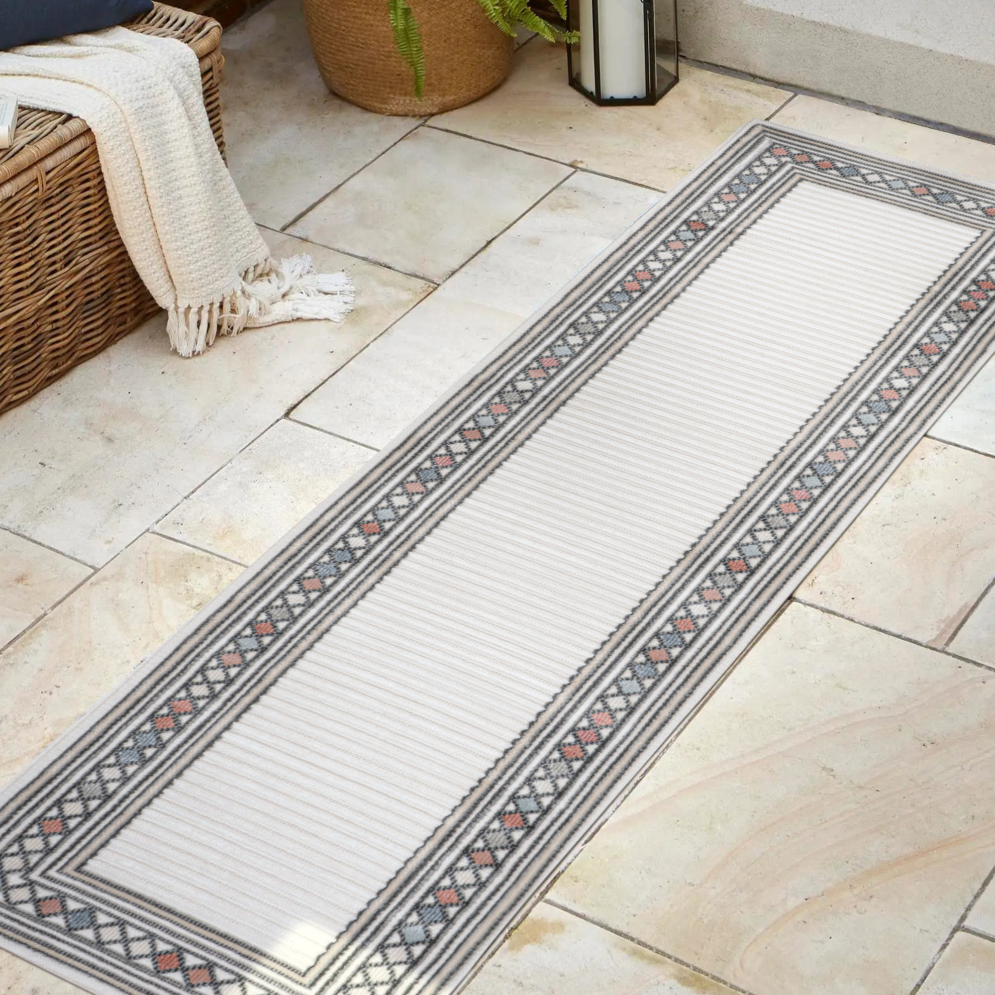 Photos - Area Rug JONATHAN Y Lighting HWC102-28 Hawaii 2-1/4' x 8' Polypropylene Geometric Striped and Traditional Indoor/Outdoor Runner Ivory
