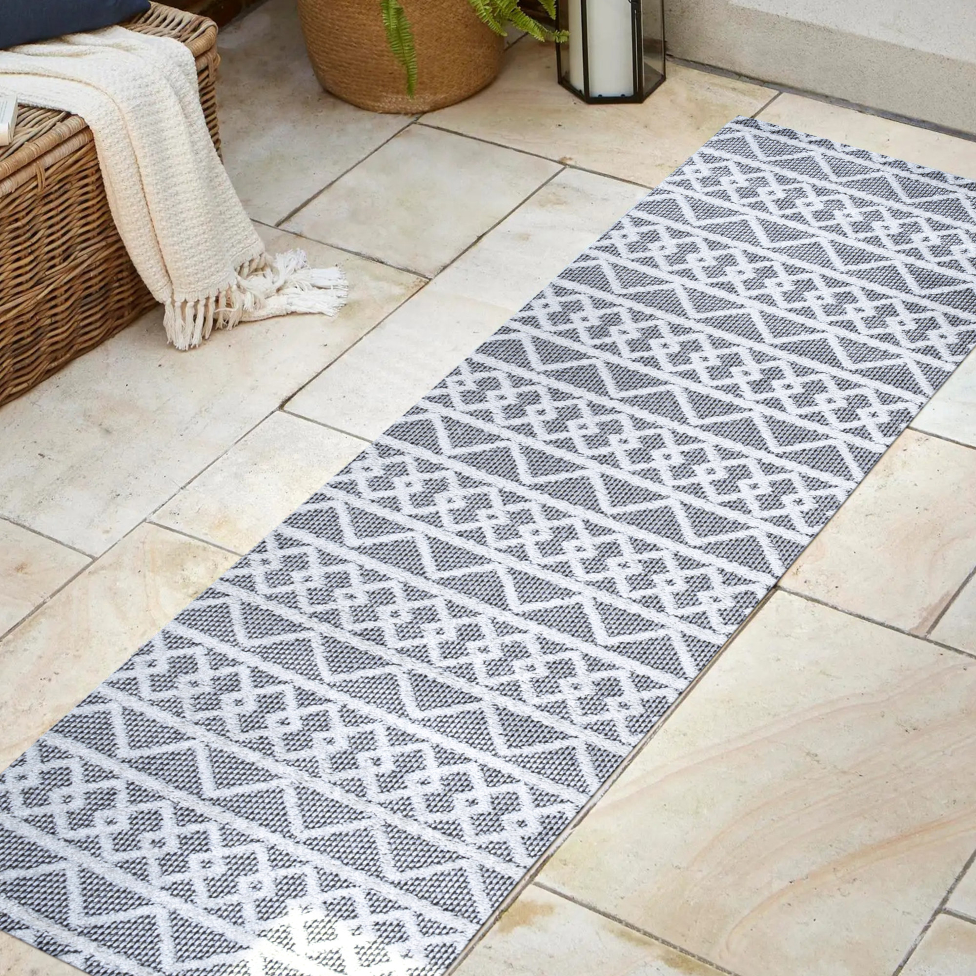 Photos - Area Rug SOUTH JONATHAN Y Lighting SBH104-28  Beach 2' x 8' Polypropylene Geometric Moroccan & Tribal and Trellis Indoor/Outdoor Runne 