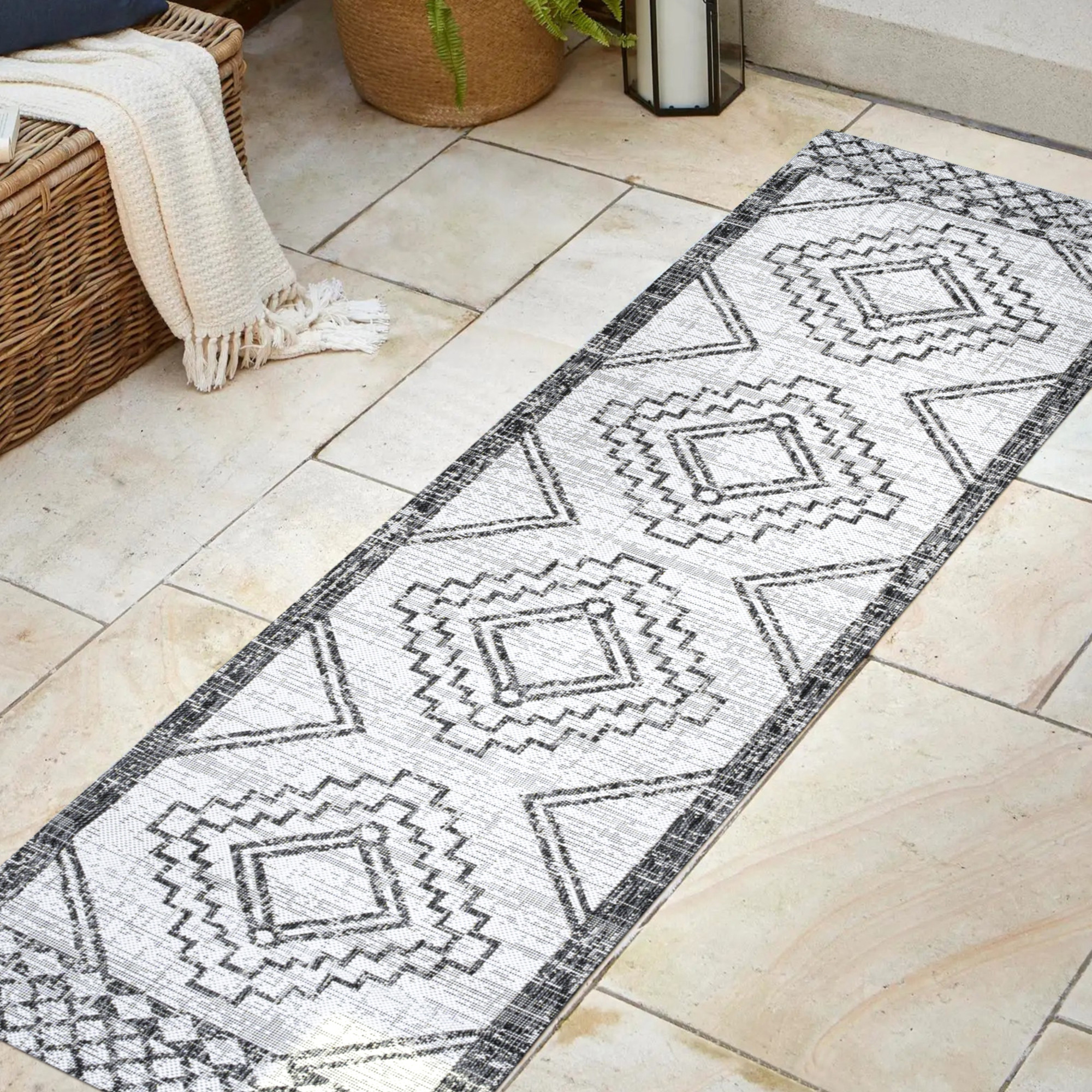 Photos - Area Rug SanTa JONATHAN Y Lighting SMB127E-210  Monica 2-1/4' x 10' Polypropylene Moroccan & Tribal Transitional Indoor / Outdoor Rect 