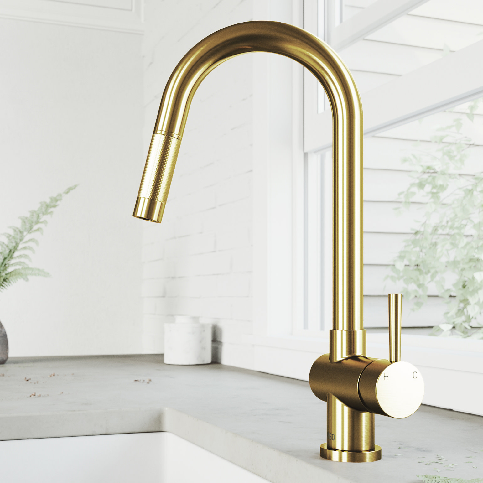 Photos - Tap Vigo VG02008 Gramercy 1.8 GPM 17" Single Hole Pull Down Kitchen Faucet Matte Gold Faucet Kitchen Single Handle VG02008MG