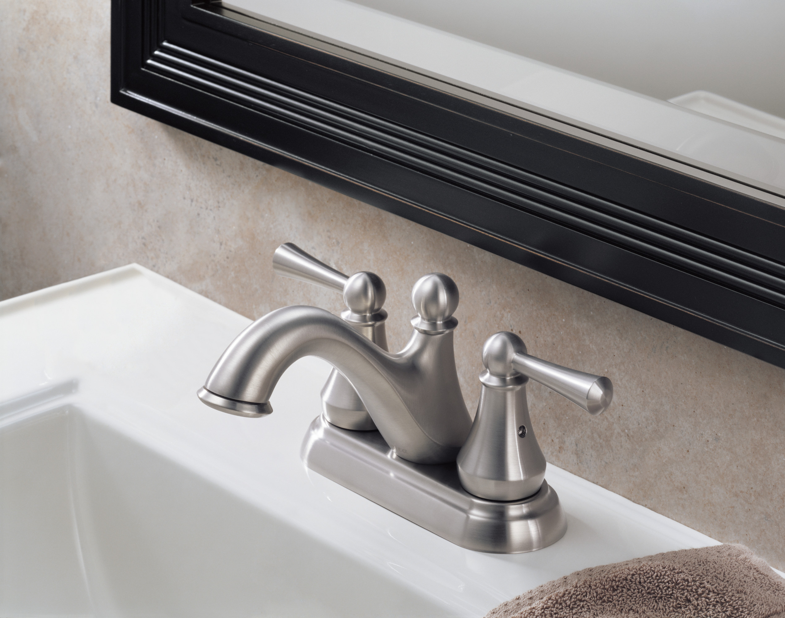 Delta Haywood 4 In. Centerset 2handle Bathroom Faucet Bronze