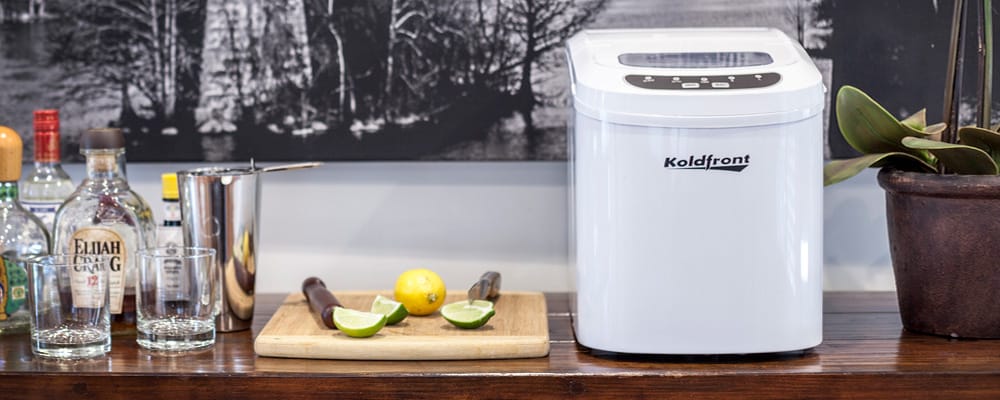 5 Tips To Buying A Portable Ice Maker For Your Home