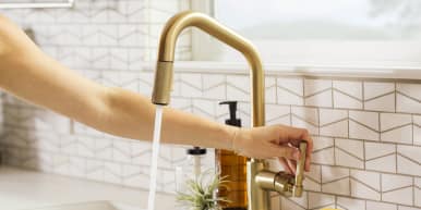 How To Choose A Kitchen Faucet