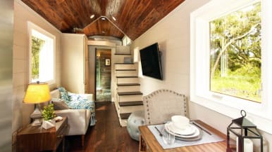 house to home interiors
