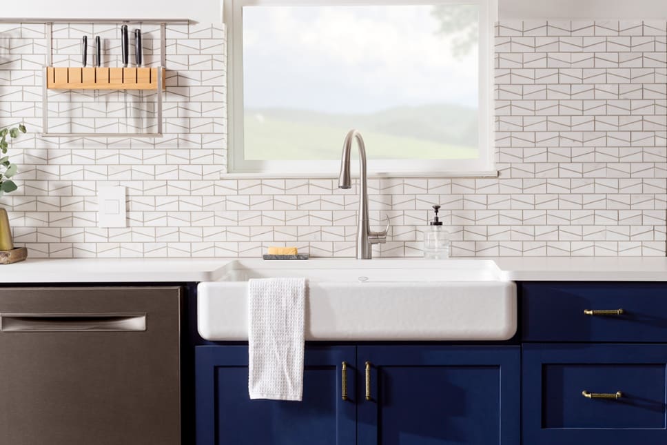 Farmhouse Sinks The Pros & Cons of ApronFront Sinks